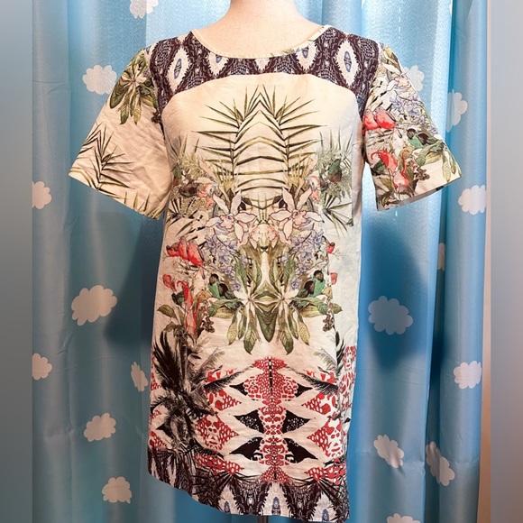 Zara Tops - Botanical lightweight canvas top.